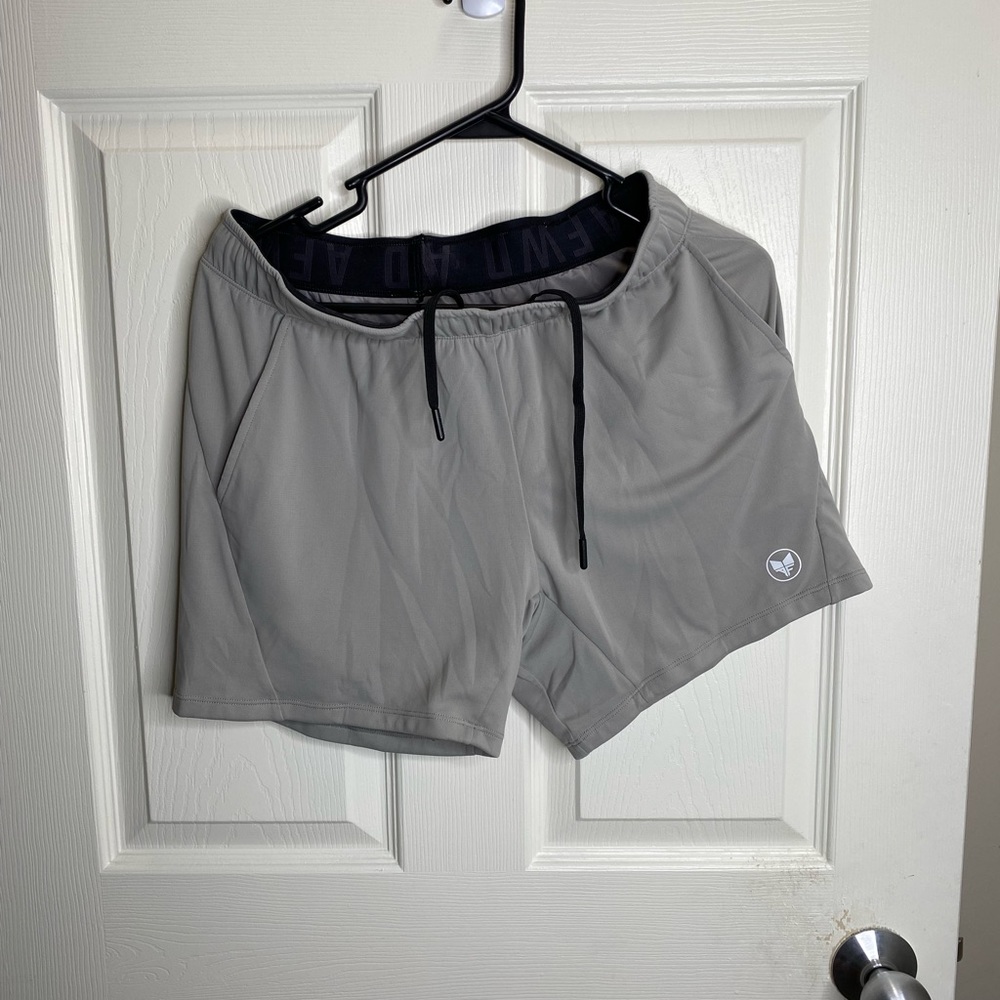 Alpha forward pocket shorts gray